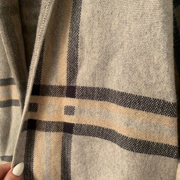 LOFT Poncho - Picture 3 of 3